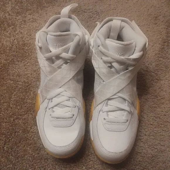 Nike Air Raid Men's Size 7.5 White Gum Soles BRAND NEW WITHOUT BOX